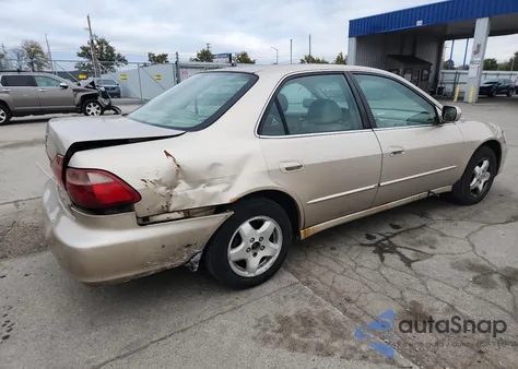 2000 Honda Accord Ex z USA, uszkodzony, nr VIN 1HGCG1656YA038034